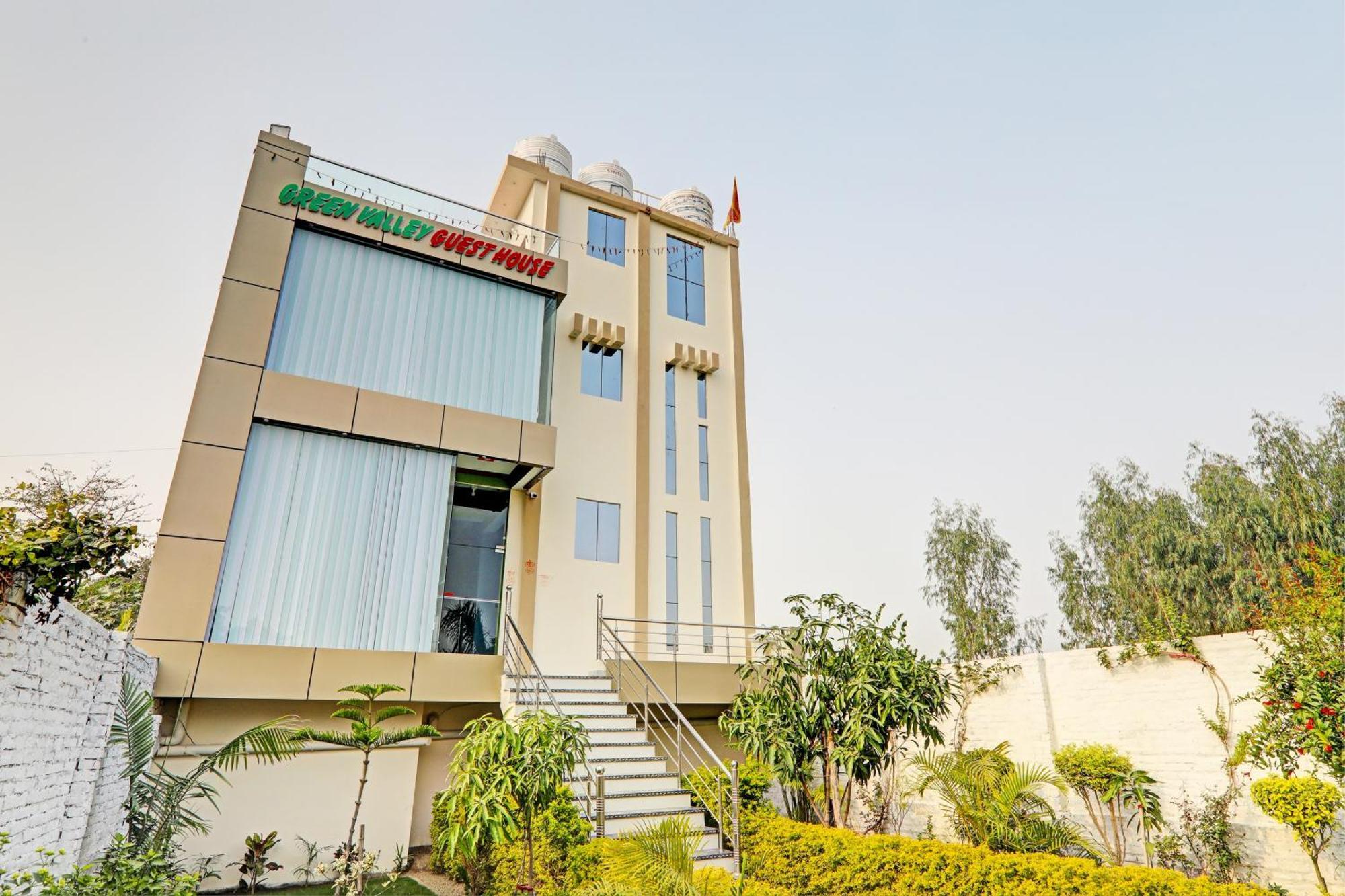 Oyo Green Valley Guest House Sultānpur Екстериор снимка