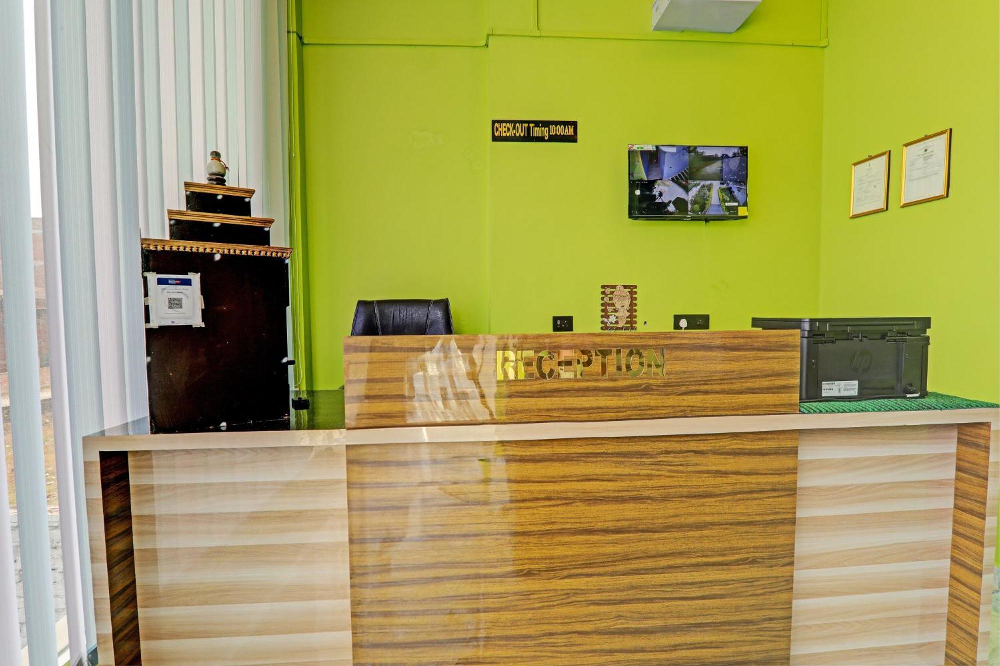 Oyo Green Valley Guest House Sultānpur Екстериор снимка
